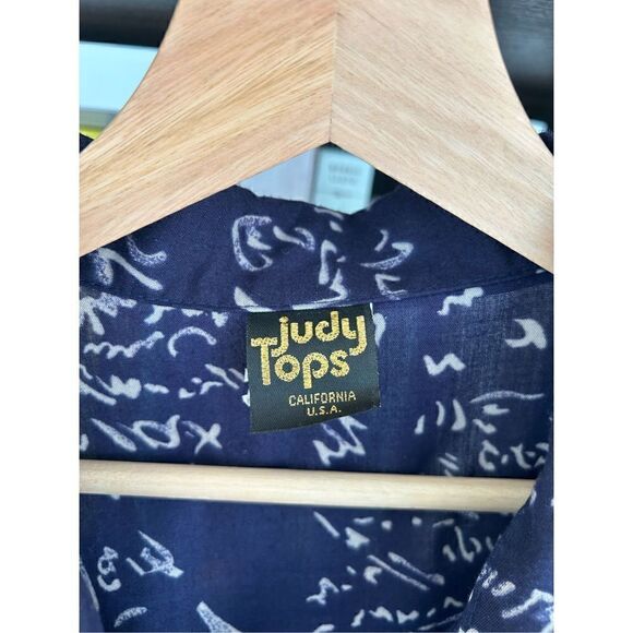 🐿️ Vintage Judy Tops Blue & White With Gold Pearl Buttons Made In USA 42 (Med) - Picture 5 of 6